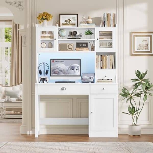 Découvrez notre test du bureau FirFurd LED : design épuré, éclairage LED, prises USB intégrées et espace de rangement optimal pour un bureau fonctionnel et moderne.