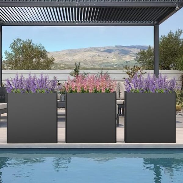 Découvrez notre avis détaillé sur la jardinière rectangulaire en métal noir avec étagère amovible : une solution chic et pratique pour embellir votre espace extérieur.