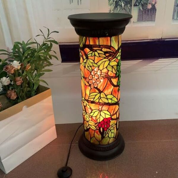 Découvrez le charme du lampadaire Bieye L30769 : un design Tiffany avec verre teinté pour sublimer votre intérieur. Avis, détails et conseils d'achat.