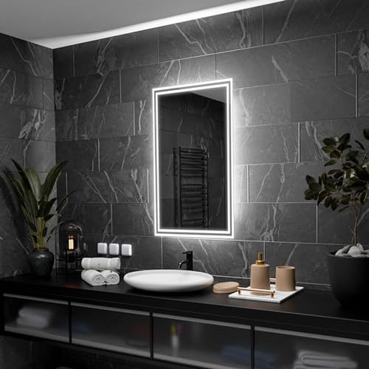 Test du miroir LED Alasta Vienna : design personnalisable pour salle de bain