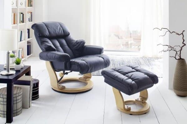 Découvrez notre test complet de la chaise relax Robas Lund avec pouf cuir élégant : confort, qualité et design pour votre salon.