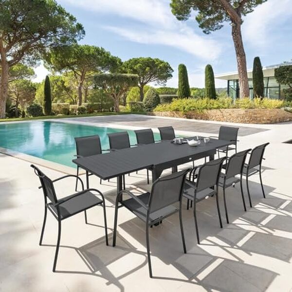 Découvrez notre test complet de la table de jardin extensible Piazza en aluminium antirouille : design, durabilité et praticité pour votre terrasse.