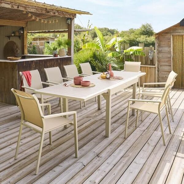 Découvrez notre test détaillé de la table de jardin extensible Piazza Hespéride : qualité, design et praticité pour votre extérieur